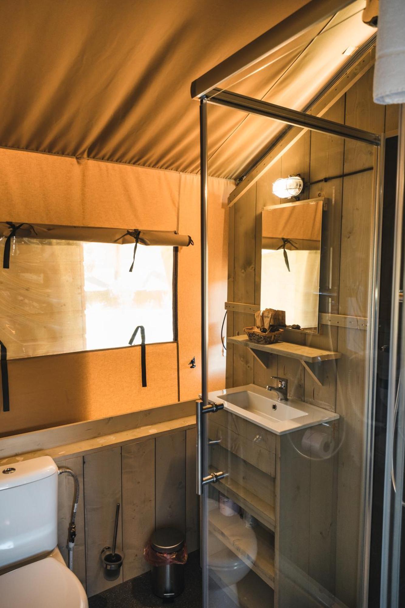 Glamping Le Tegole Hotel Riparbella Bagian luar foto